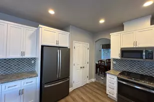 8215 Gold Sierra Ct, Antelope, CA 95843 - Photo 6