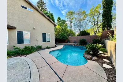 8215 Gold Sierra Court, Antelope, CA 95843 - Photo 10