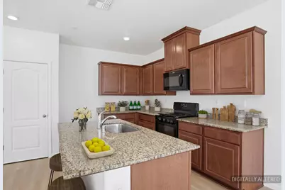 654 Flagstone Drive, Stockton, CA 95206 - Photo 2