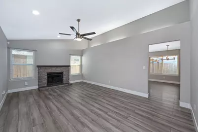 8139 Traver Court, Sacramento, CA 95828 - Photo 6