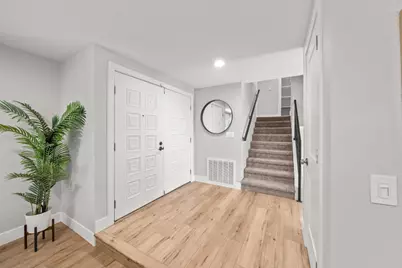 9813 Vista Grande Way, Elk Grove, CA 95624 - Photo 12