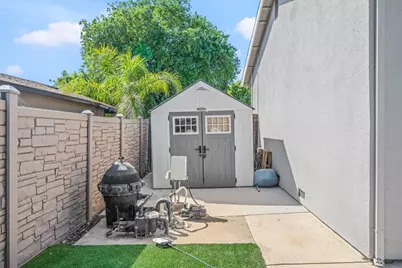 9813 Vista Grande Way, Elk Grove, CA 95624 - Photo 60