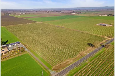 10400 E Harney Lane, Lodi, CA 95240 - Photo 12