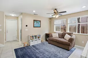 8870 Mandalay Way, Elk Grove, CA 95624 - Photo 12