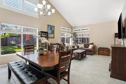 8870 Mandalay Way, Elk Grove, CA 95624 - Photo 6