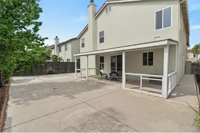 9475 Winding River Way, Elk Grove, CA 95624 - Photo 6