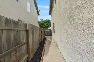 9475 Winding River Way, Elk Grove, CA 95624 - Photo 68