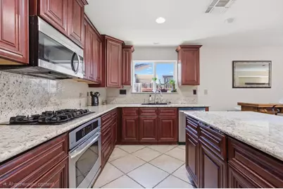 1300 Kensington Drive, Plumas Lake, CA 95961 - Photo 6