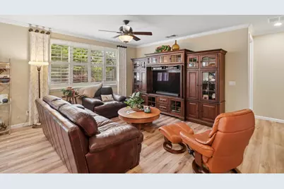7560 Chatsworth Circle, Elk Grove, CA 95757 - Photo 10