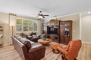 7560 Chatsworth Cir, Elk Grove, CA 95757 - Photo 10