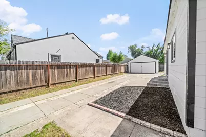 4416 Parker Avenue, Sacramento, CA 95820 - Photo 32