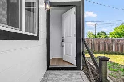 4416 Parker Avenue, Sacramento, CA 95820 - Photo 4