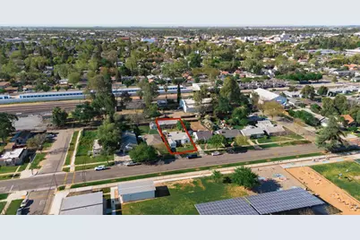 230 W 25th Street, Merced, CA 95340 - Photo 20