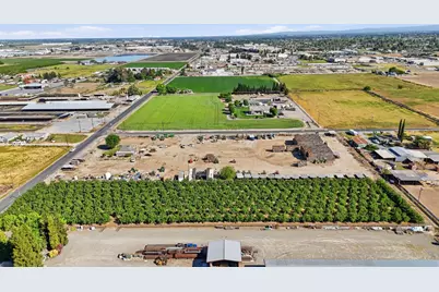 2406 S Walnut Road, Turlock, CA 95380 - Photo 34