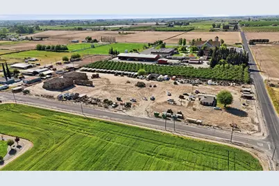 2406 S Walnut Road, Turlock, CA 95380 - Photo 30