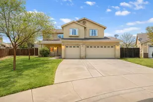 3232 N Zion Circle, Hanford, CA 93230 - Photo 1
