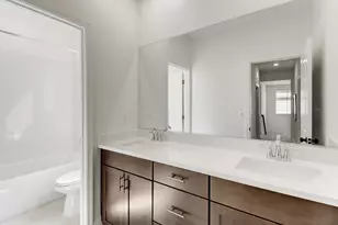 9490 Cheverny Wy, Sacramento, CA 95829 - Photo 32