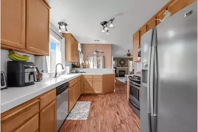 661 Mendocino Court, Los Banos, CA 93635 - Photo 8