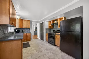 6748 Golf View Dr, Sacramento, CA 95822 - Photo 14