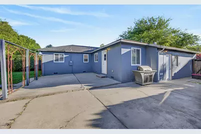 6748 Golf View Drive, Sacramento, CA 95822 - Photo 32