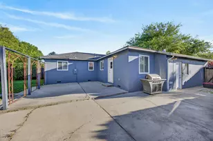 6748 Golf View Dr, Sacramento, CA 95822 - Photo 32