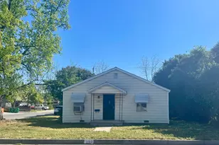 390 Nevada St, Gridley, CA 95948 - Photo 2