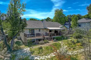 233 Mistletoe Ct, Angels Camp, CA 95222 - Photo 2