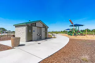 9042 Elliott Spgs Dr, Elk Grove, CA 95624 - Photo 64