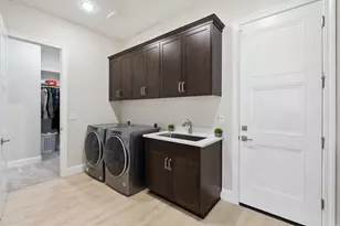 9042 Elliott Spgs Dr, Elk Grove, CA 95624 - Photo 46