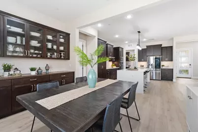 9042 Elliott Springs Drive, Elk Grove, CA 95624 - Photo 26