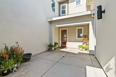 9042 Elliott Springs Drive, Elk Grove, CA 95624 - Photo 4