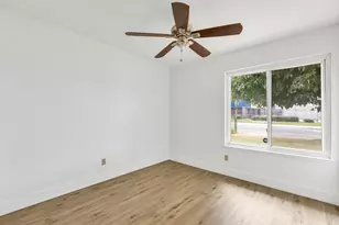 7843 Deer Creek Dr, Sacramento, CA 95823 - Photo 28