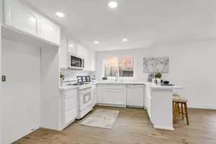 7843 Deer Creek Dr, Sacramento, CA 95823 - Photo 14