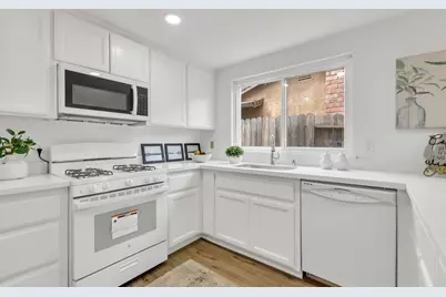 7843 Deer Creek Drive, Sacramento, CA 95823 - Photo 4