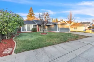1005 Betsy Ross Dr, Roseville, CA 95747 - Photo 2