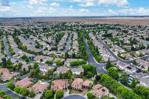 624 S Barcelona Ct, Roseville, CA 95747 - Photo 2
