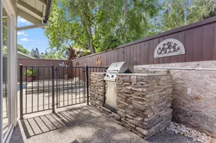 482 De Mar Dr, Sacramento, CA 95831 - Photo 46