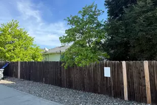 8925 Fredric Ave, Sacramento, CA 95826 - Photo 4