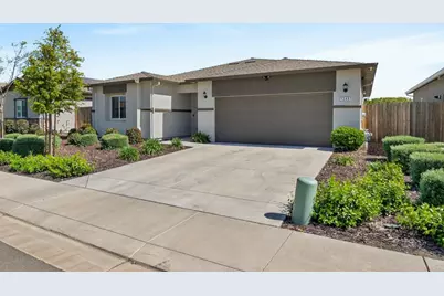 1348 S Kestrel Ln, Stockton, CA 95215 - Photo 4