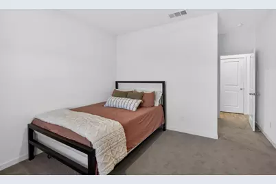 1348 S Kestrel Ln, Stockton, CA 95215 - Photo 14