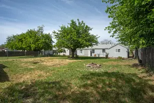 1906 Chapman Ave, Olivehurst, CA 95961 - Photo 28