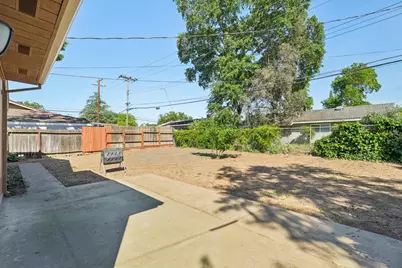 8905 Rosewood Drive, Sacramento, CA 95826 - Photo 20