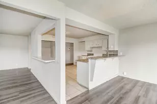 7585 Twilight Dr, Sacramento, CA 95822 - Photo 6