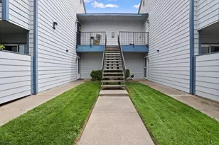 445 Almond Dr, Lodi, CA 95240 - Photo 2