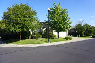 1593 Diamond Woods Cir, Roseville, CA 95747 - Photo 2