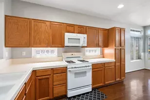 7833 Primm Valley Ct, Sacramento, CA 95829 - Photo 8