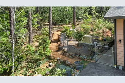 10128 Howe Avenue, Grass Valley, CA 95949 - Photo 12