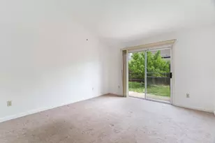 8009 Parkgate Way, Sacramento, CA 95828 - Photo 18