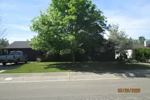 135 S Fairmont Ave, Lodi, CA 95240 - Photo 1