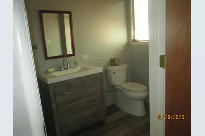 135 S Fairmont Avenue, Lodi, CA 95240 - Photo 22